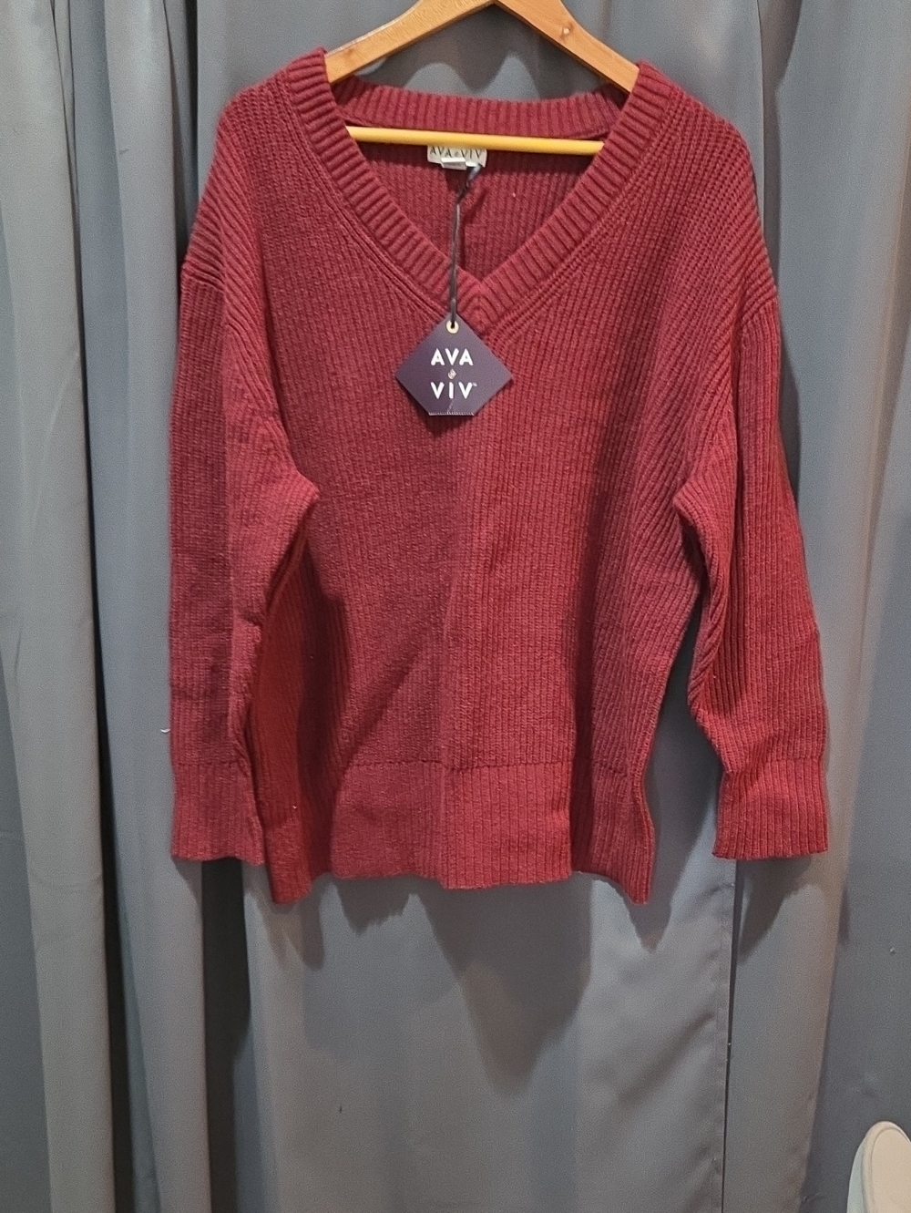 Ribbed V-Neck Sweater in Berry